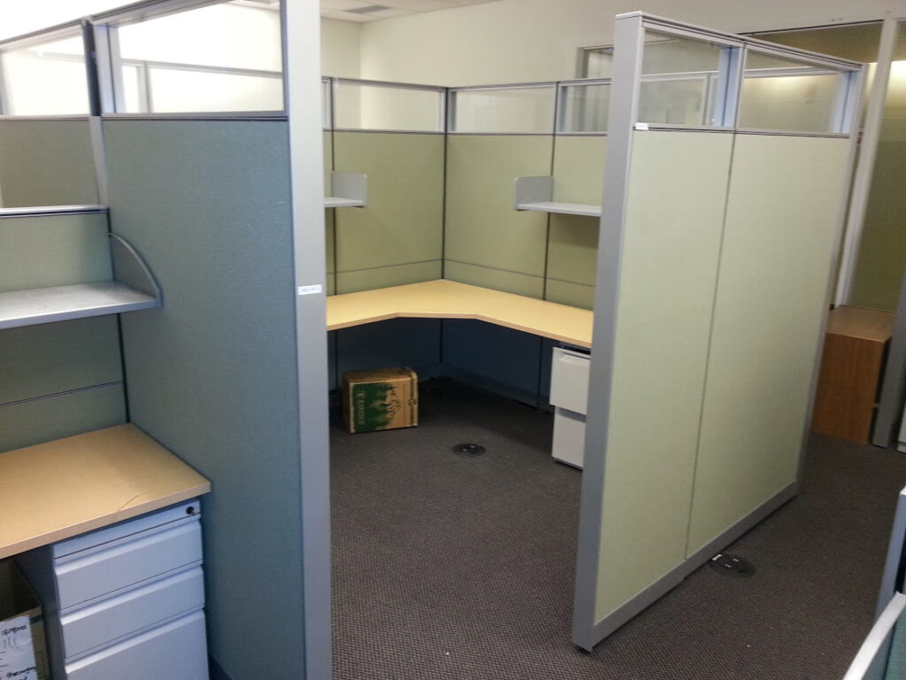 Office Furniture & Space Planning - Moody's